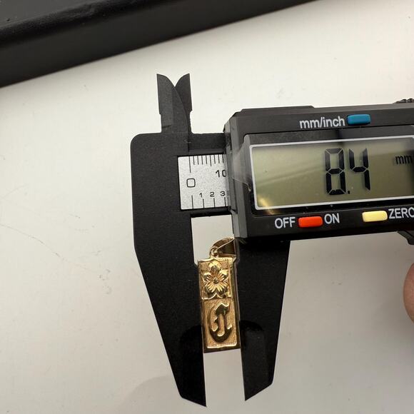 14KT Yellow Gold Single Initial Hawaiian Pendant Hand Carved Plumeria Letter T - Picture 2 of 9